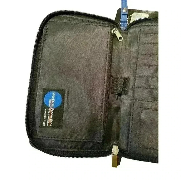 NWT New York Giants Curve Zip Organizer Wallet Wristlet NFL - Picture 12 of 15